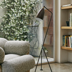 Gräshoppa Floor Lamp, walnut brown glossy, GUBI
