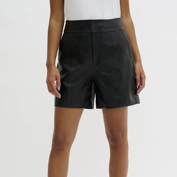 12 THE LEATHER SHORTS, black, My Essential Wardrobe