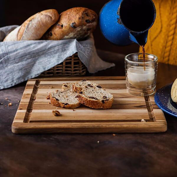 ESSENTIAL skjærebrett med saftrille, TeakHaus