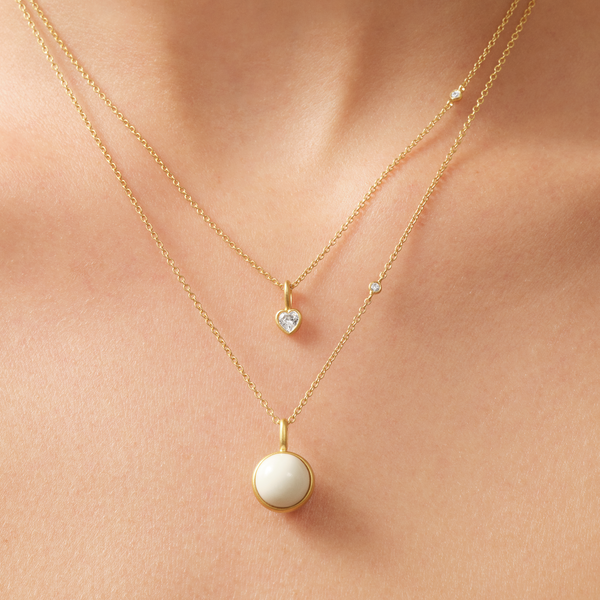 Amorina Anheng Small, Julie Sandlau