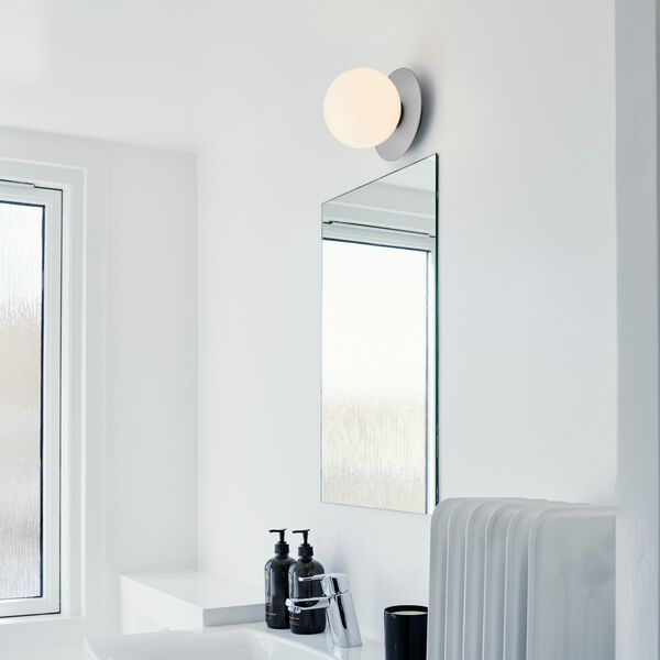 Liila 1 Medium Wall Lamp, light silver/opal, Nuura