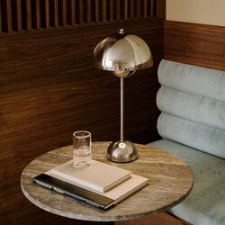 Flowerpot VP3 bordlampe, messing, &Tradition