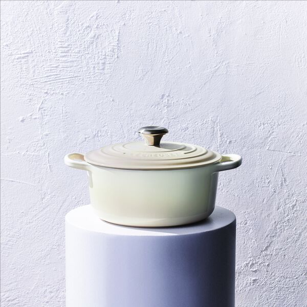 Signature st&oslash;pejern rund gryte &Oslash; 26 cm, meringue, Le Creuset