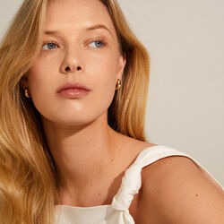 MINE Chunky Huggie hoops, gullbelagt, Pilgrim