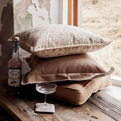 Gusto Sittepute, brun, Jakobsdals