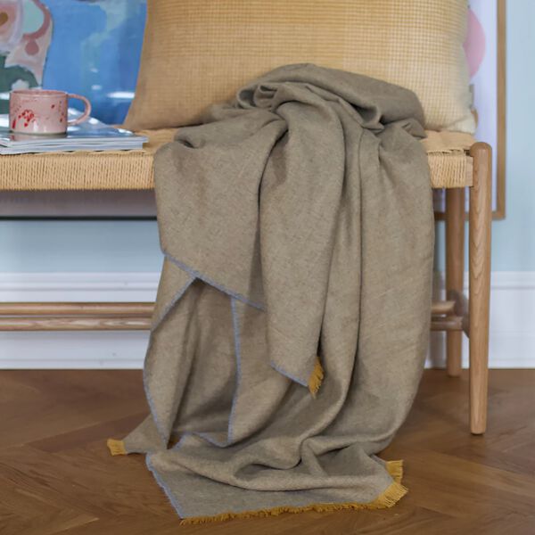 Skyfall pledd, yellow ocher, ELVANG