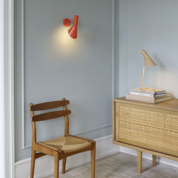 AJ vegglampe, electric orange, Louis Poulsen