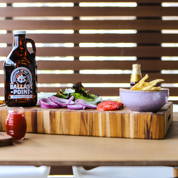 BUTCHER BLOCK skj&aelig;rebrett med saftspor ekstra tykt, TeakHaus