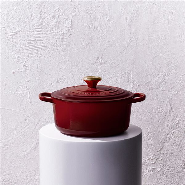 Signature st&oslash;pejern rund gryte &Oslash; 20 cm, garnet, Le Creuset