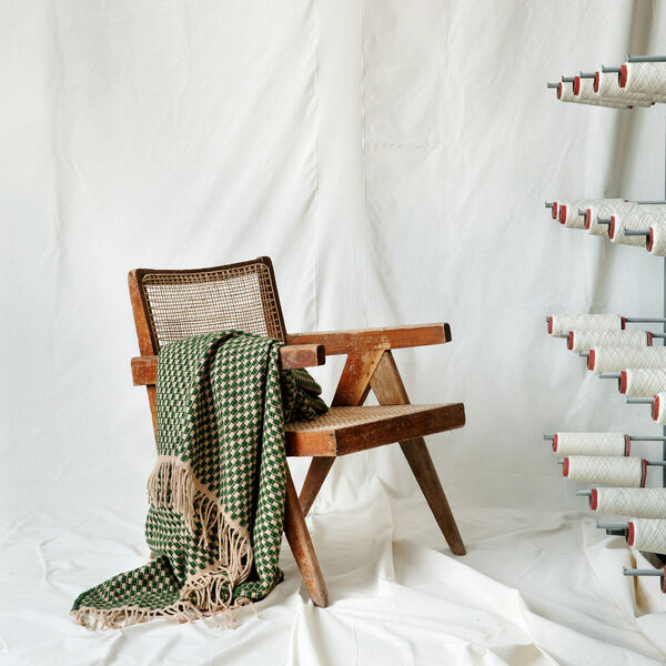 Isak Pledd, Green Meadow, R&oslash;ros Tweed