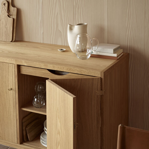 BM0057 Cabinet, oiled oak, Carl Hansen & S&oslash;n