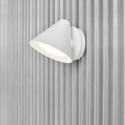 Keglen vegglampe, hvit, Louis Poulsen