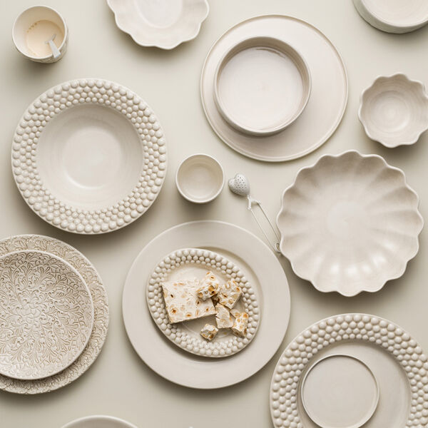 Bubbles tallerken 28 cm, sand, Mateus