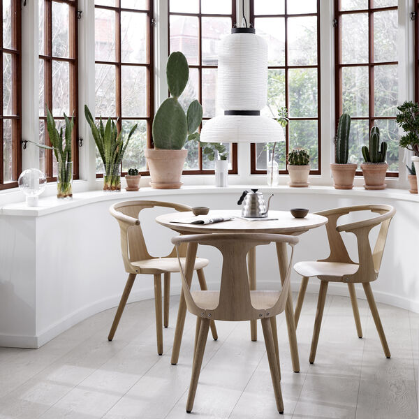 In Between SK1 stol, eik, &Tradition