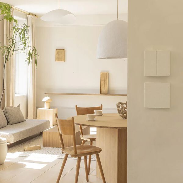 KLOSS Lysbryter, hvit betong, Kjaer + Loege